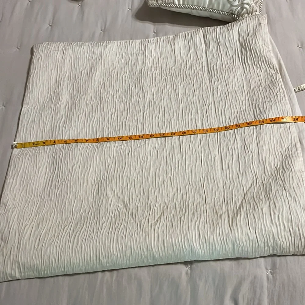 Donna Karan Home Euro Sham/ Pillow Cover in White, EUC
